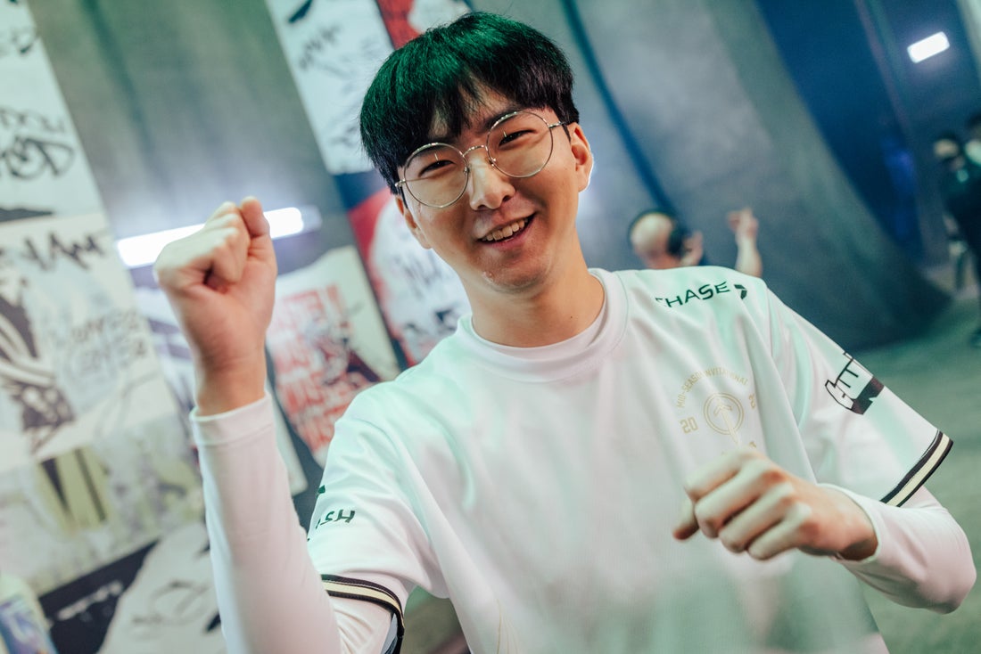 场上拼搏的 场上拼搏的